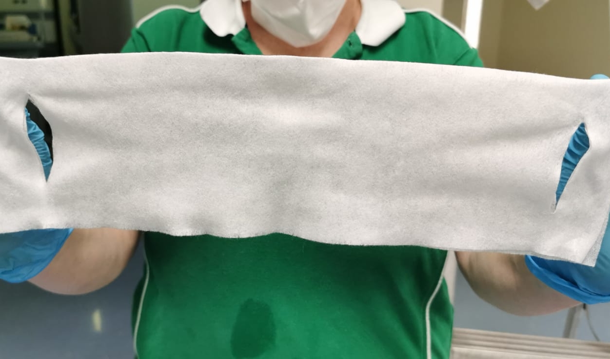  Coronavirus, in ospedali e Rsa le addette alle pulizie panni per la polvere come mascherine