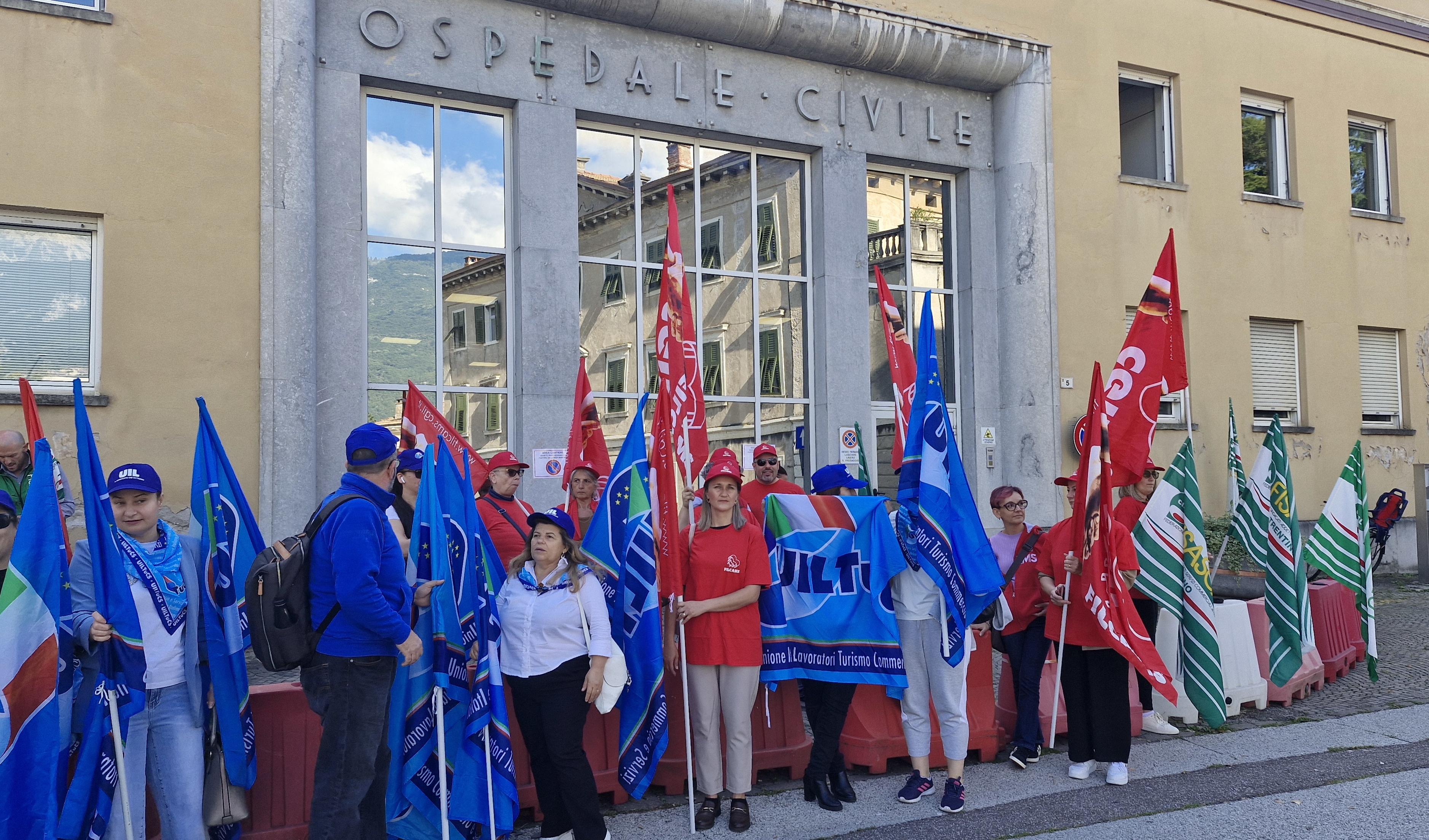 Chiudono le cucine dell’ospedale di Rovereto. Trenta lavoratrici rischiano di restare a casa