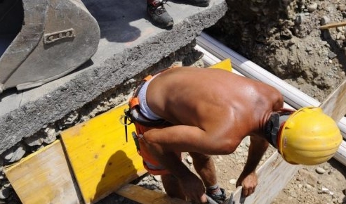 Rischio caldo in cantiere ordinanze in 18 Regioni, in Trentino no