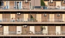 Finanziaria, la giunta promette meno case per tutti