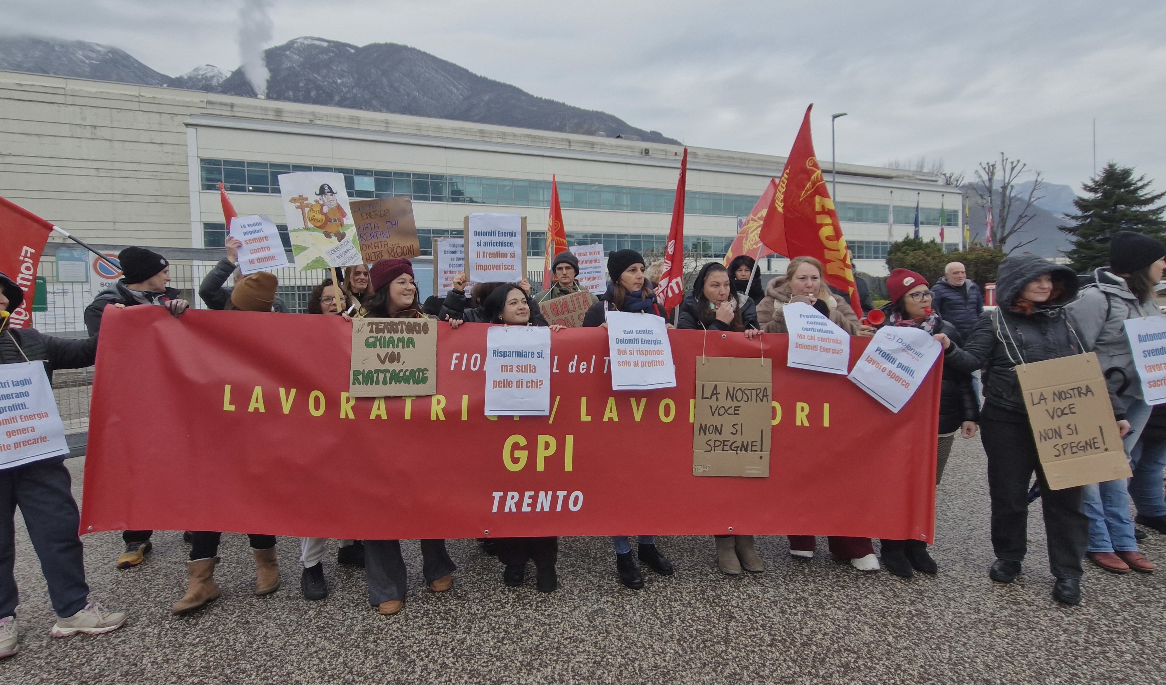 Call center Dolomiti Energia. La protesta di lavoratrici e lavoratori